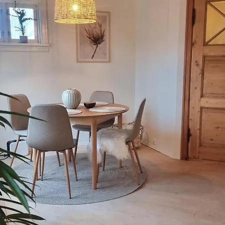 Sentralt,unikt Lite Bergenshus Med Sjel Pa Fine Nostet! Semesterbostad Bergen