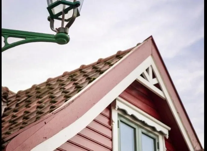 Semesterbostad Sentralt,unikt Lite Bergenshus Med Sjel Pa Fine Nostet!