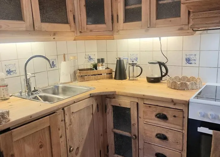 Semesterbostad Sentralt,unikt Lite Bergenshus Med Sjel Pa Fine Nostet!