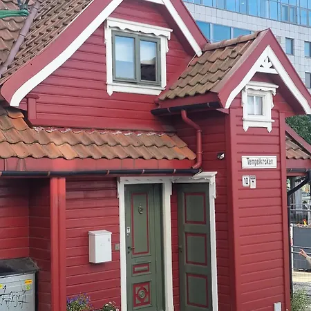 Casa vacanze Sentralt,unikt Lite Bergenshus Med Sjel Pa Fine Nostet!