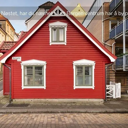 Sentralt,unikt Lite Bergenshus Med Sjel Pa Fine Nostet! * 베르겐