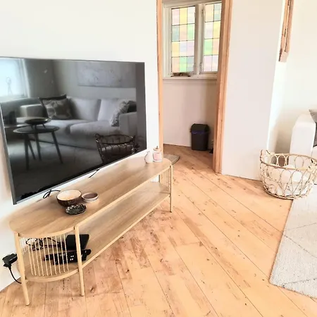 Будинок відпочинку Sentralt,unikt Lite Bergenshus Med Sjel Pa Fine Nostet! Берген