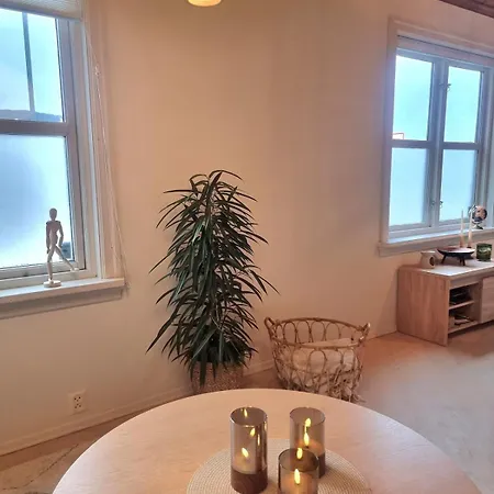 Sentralt,unikt Lite Bergenshus Med Sjel Pa Fine Nostet! Берген