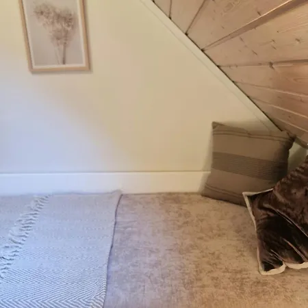 Sentralt,unikt Lite Bergenshus Med Sjel Pa Fine Nostet! Берген