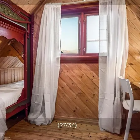 Sentralt,unikt Lite Bergenshus Med Sjel Pa Fine Nostet! 펜션 *