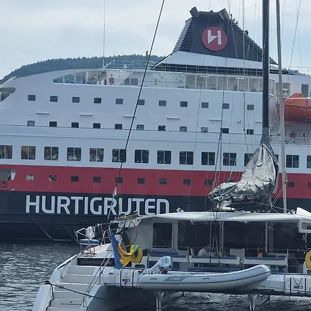 Sentralt,unikt Lite Bergenshus Med Sjel Pa Fine Nostet! Будинок відпочинку *