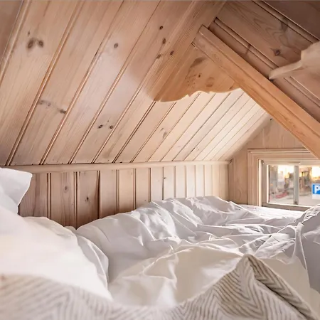 Sentralt,unikt Lite Bergenshus Med Sjel Pa Fine Nostet! *