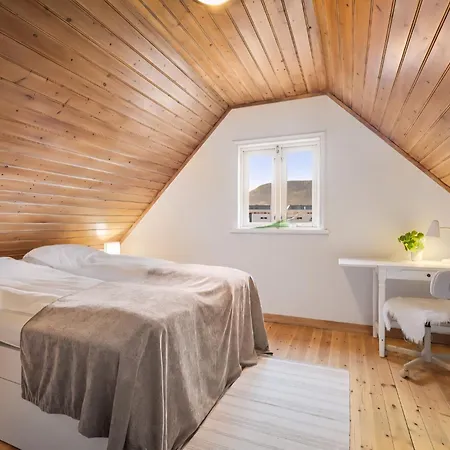 Sentralt,unikt Lite Bergenshus Med Sjel Pa Fine Nostet! Casa vacanze