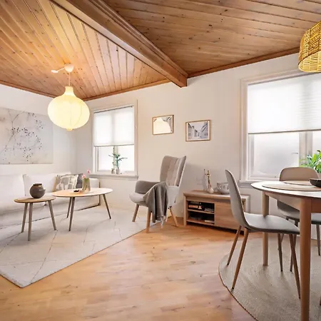 Casa vacanze Sentralt,unikt Lite Bergenshus Med Sjel Pa Fine Nostet!