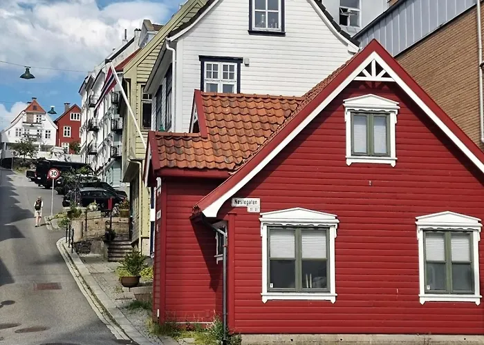 度假居 Sentralt,unikt Lite Bergenshus Med Sjel Pa Fine Nostet! *