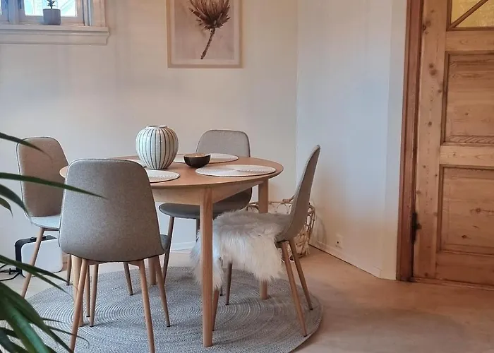 Sentralt,unikt Lite Bergenshus Med Sjel Pa Fine Nostet! Vakantiehuis Bergen