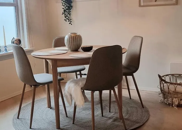 Sentralt,unikt Lite Bergenshus Med Sjel Pa Fine Nostet! Bergen