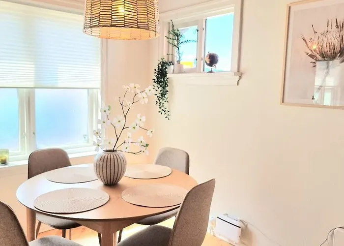 Sentralt,unikt Lite Bergenshus Med Sjel Pa Fine Nostet!