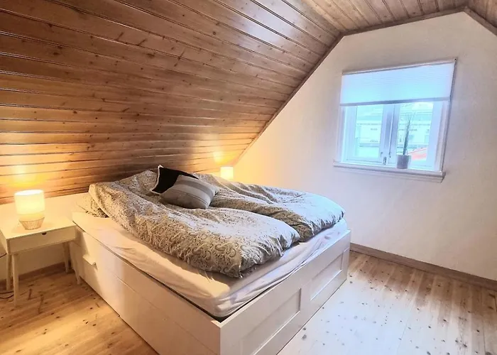 Sentralt,unikt Lite Bergenshus Med Sjel Pa Fine Nostet! 펜션 *