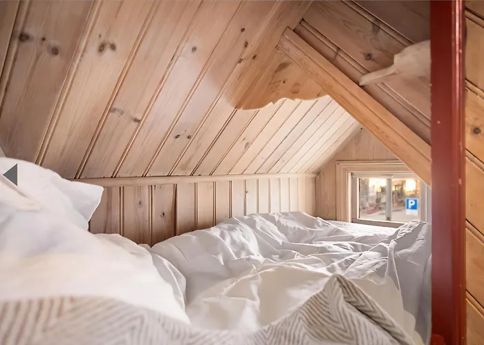 Sentralt,unikt Lite Bergenshus Med Sjel Pa Fine Nostet! *