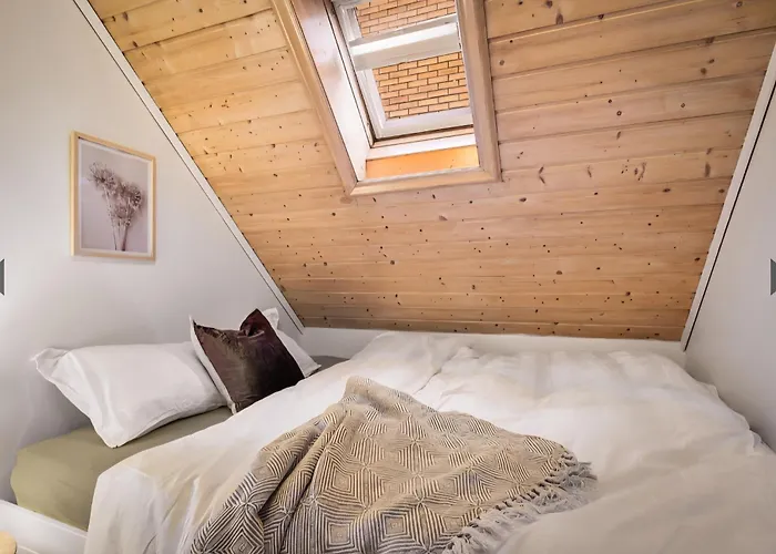 Sentralt,unikt Lite Bergenshus Med Sjel Pa Fine Nostet! Сasa de vacaciones Bergen