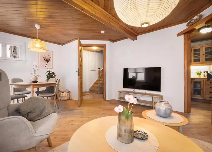 Sentralt,unikt Lite Bergenshus Med Sjel Pa Fine Nostet! Сasa de vacaciones *