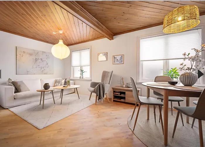 Sentralt,unikt Lite Bergenshus Med Sjel Pa Fine Nostet! * 卑爾根