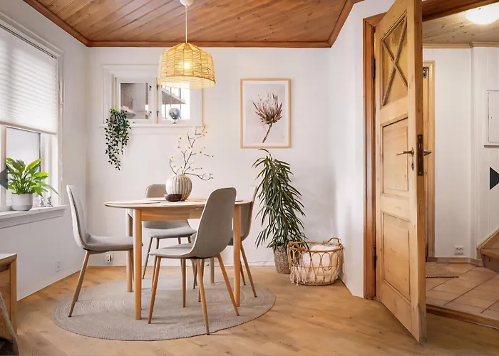 Sentralt,unikt Lite Bergenshus Med Sjel Pa Fine Nostet! Сasa de vacaciones *