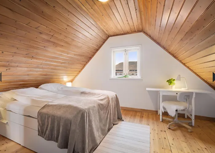 Sentralt,unikt Lite Bergenshus Med Sjel Pa Fine Nostet! 度假居