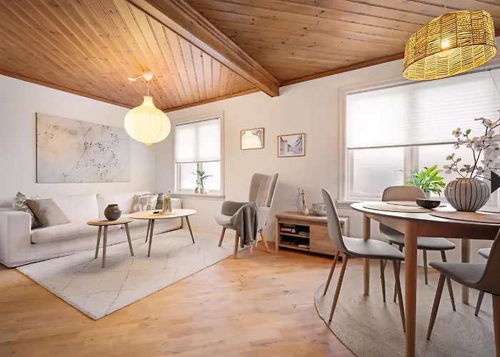 度假居 Sentralt,unikt Lite Bergenshus Med Sjel Pa Fine Nostet!