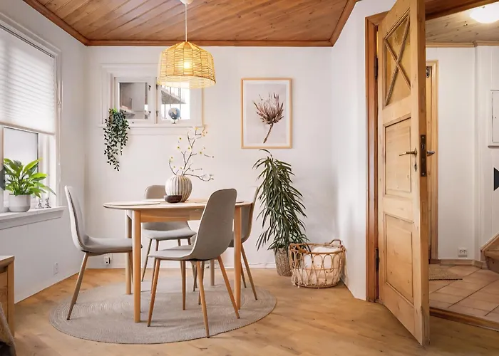 Sentralt,unikt Lite Bergenshus Med Sjel Pa Fine Nostet! Сasa de vacaciones Bergen