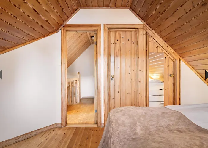 Sentralt,unikt Lite Bergenshus Med Sjel Pa Fine Nostet! * Bergen