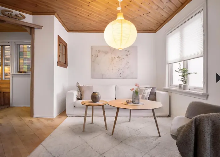 Sentralt,unikt Lite Bergenshus Med Sjel Pa Fine Nostet! Bergen