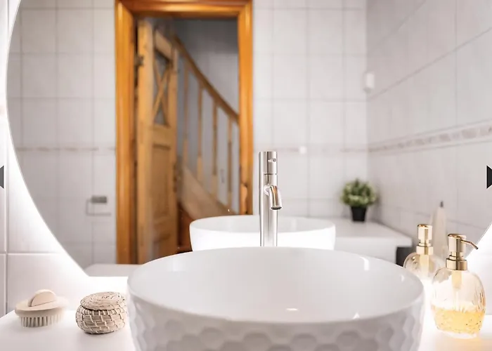 Sentralt,unikt Lite Bergenshus Med Sjel Pa Fine Nostet! 度假居