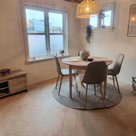 Sentralt,unikt Lite Bergenshus Med Sjel Pa Fine Nostet! 度假居 *