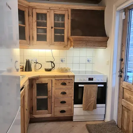 度假居 Sentralt,unikt Lite Bergenshus Med Sjel Pa Fine Nostet!