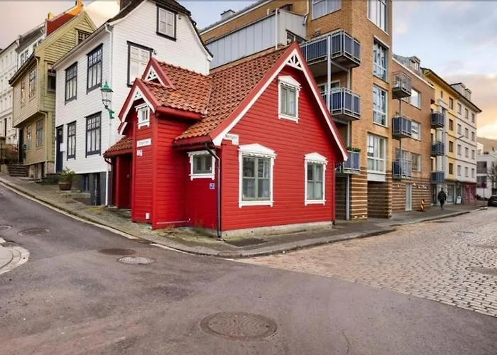 度假居 Sentralt,unikt Lite Bergenshus Med Sjel Pa Fine Nostet! *