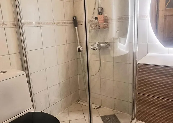 度假居 Sentralt,unikt Lite Bergenshus Med Sjel Pa Fine Nostet!